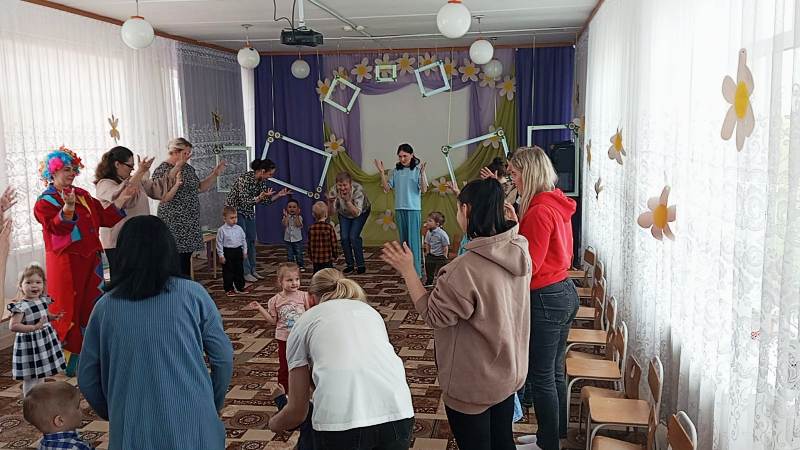 День семьи в группе «Пчелки» День семьи в группе «Пчелки».